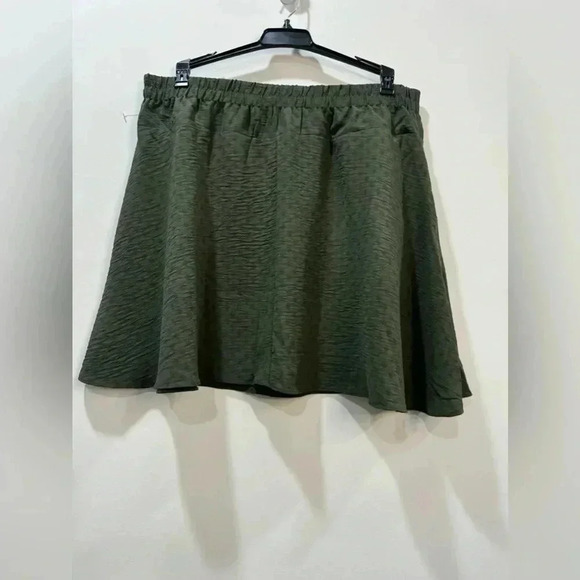 NWT SOHO Apparel Ltd. Green Mini Skirt Size L Elastic Waist Front Pockets - Picture 5 of 10